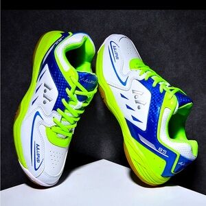 Lefus athletic shoes size 7